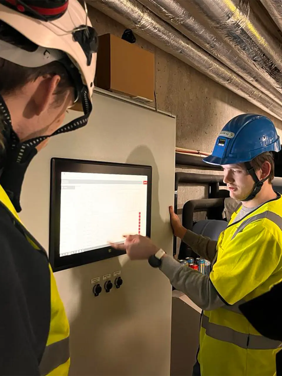 KelvinAS_ønsker du jobb hos oss_søk jobb som montør_om-oss-bilde_01 Møntører på jobb