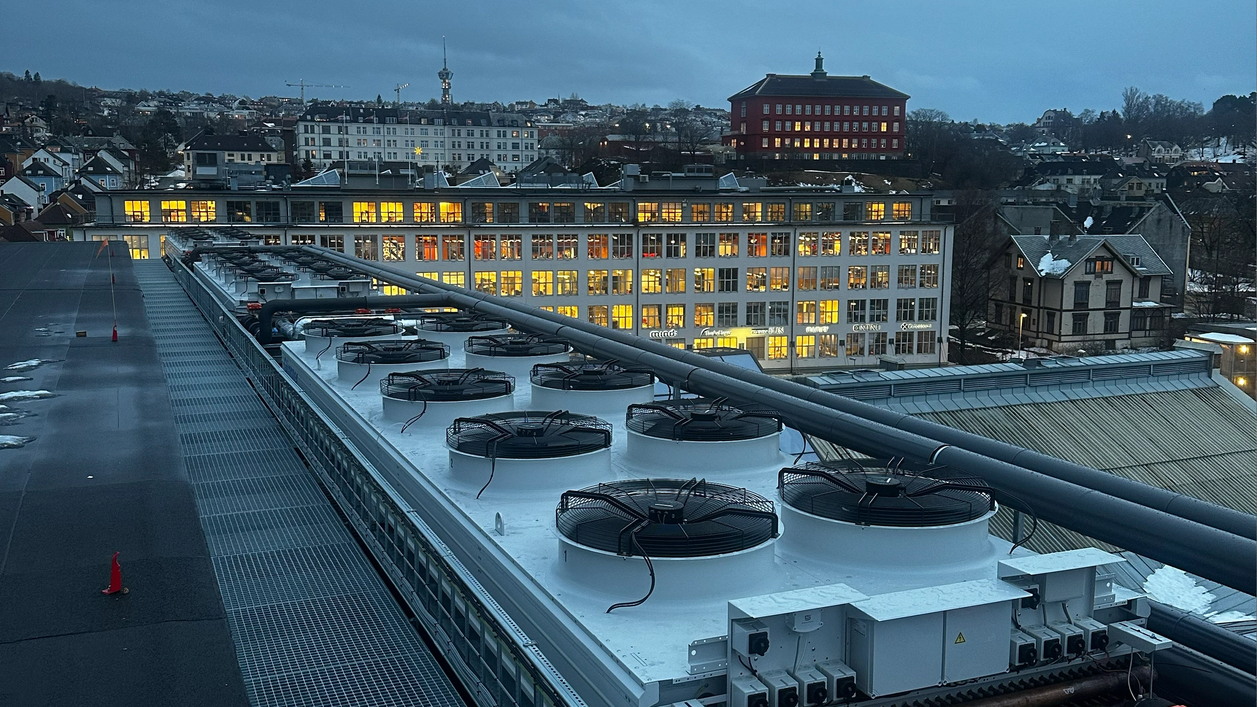 Industi og næringsbygg